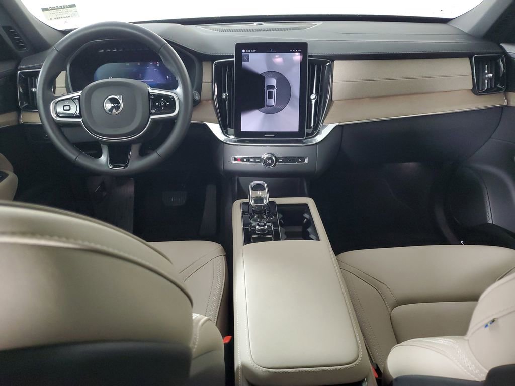 Certified 2025 Volvo XC90 B6 Plus image 18