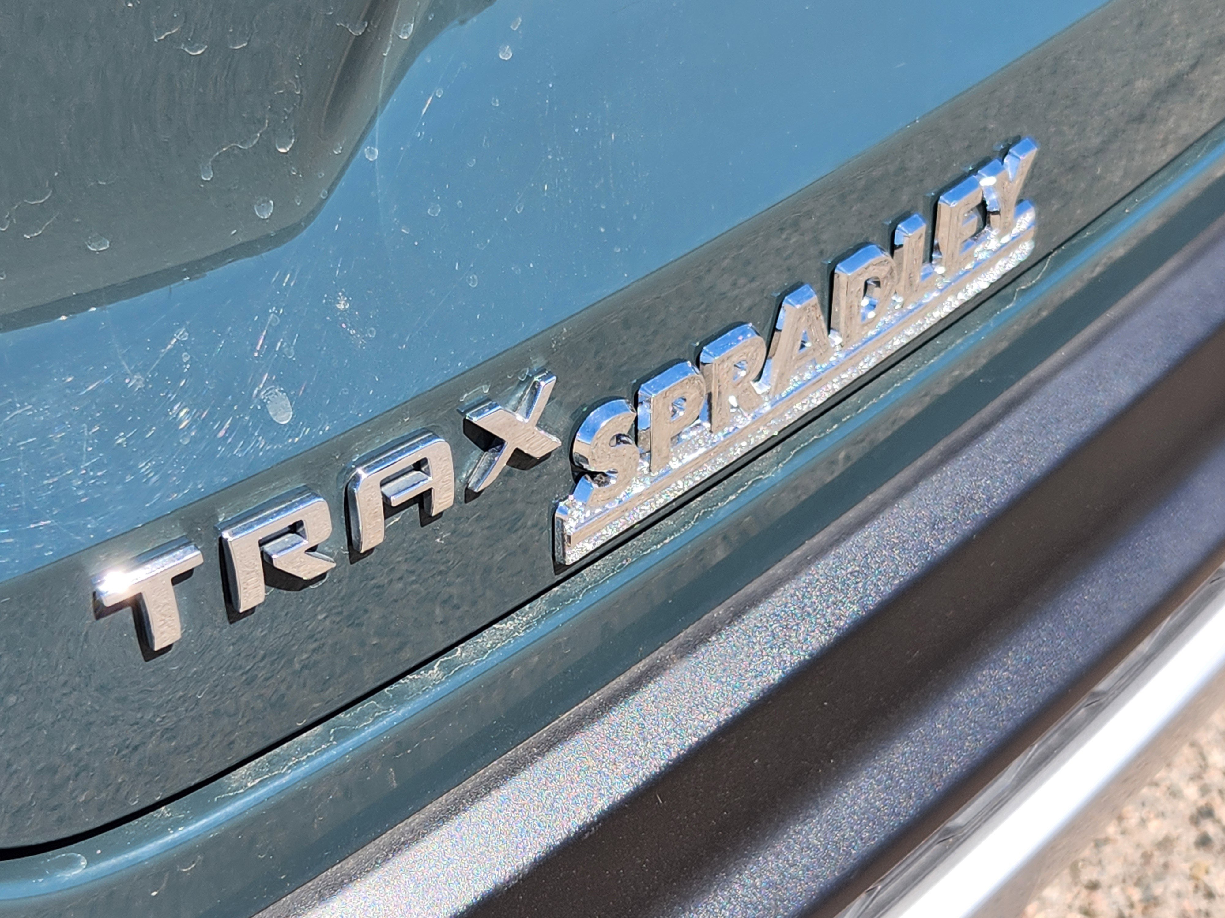 Used 2025 Chevrolet Trax LT FWD image 11