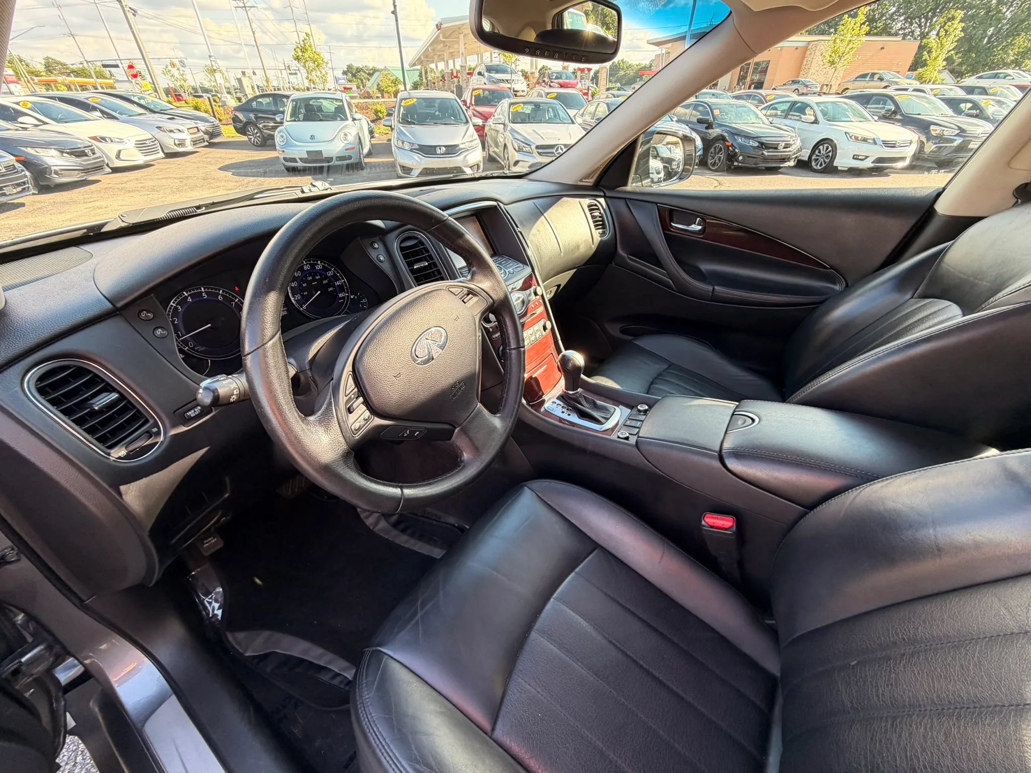 Used 2016 INFINITI QX50 AWD w/ Premium Package image 15