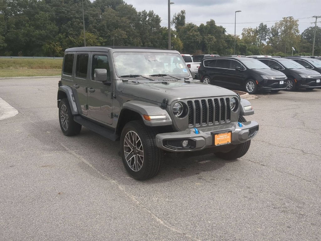 Used 2022 Jeep Wrangler Unlimited Sahara AWD/4WD image 7