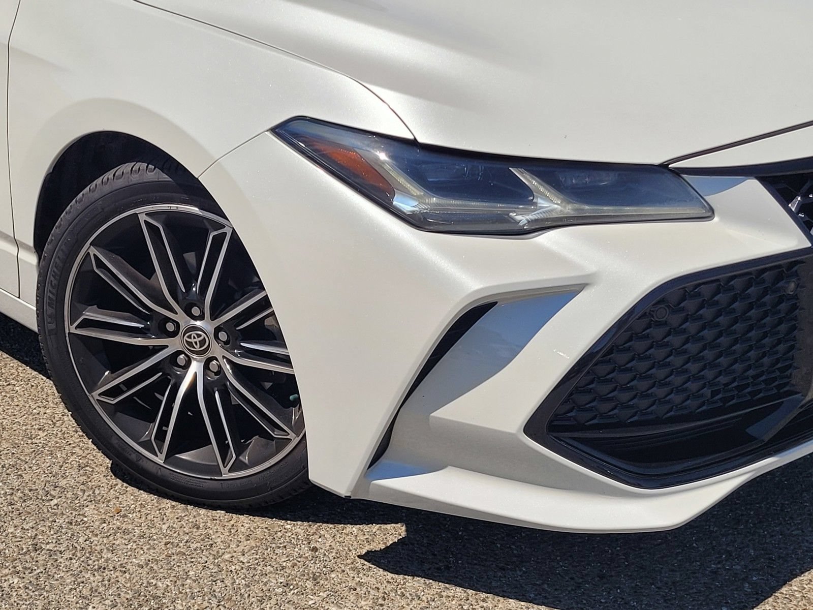 Used 2021 Toyota Avalon Touring w/ Advanced Safety Package FWD image 9