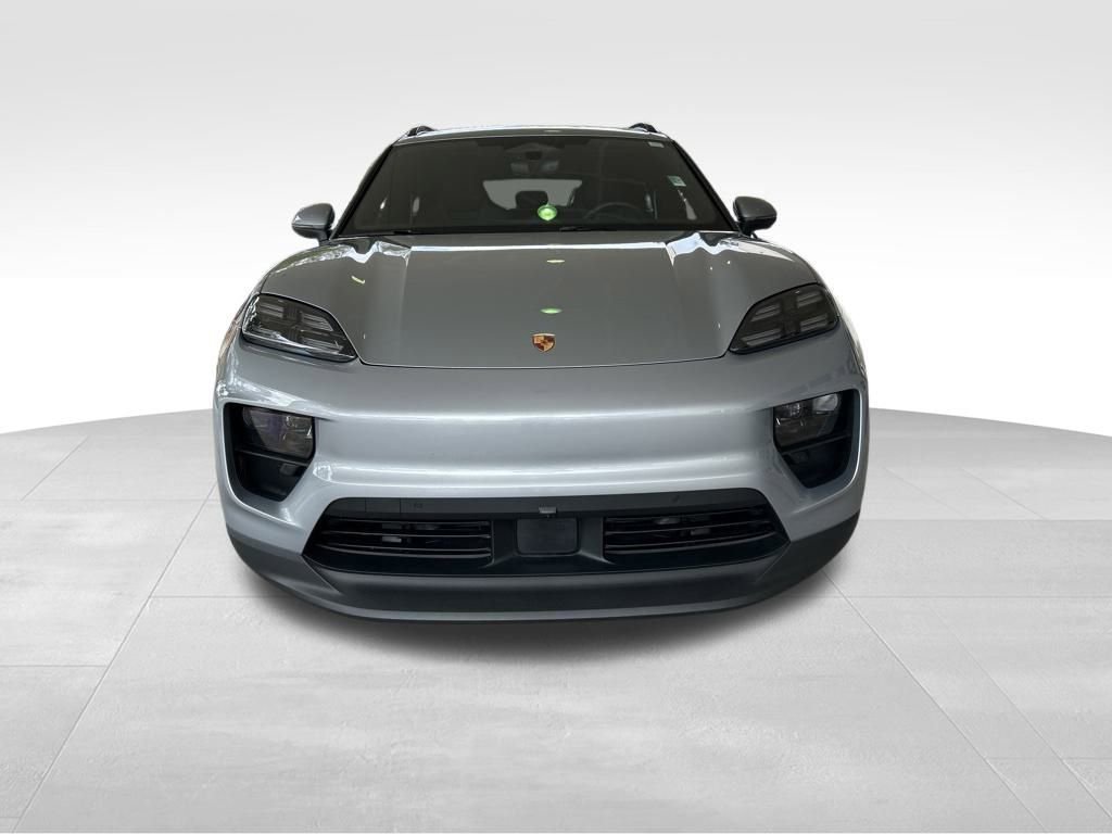Used 2025 Porsche Macan Electric image 13