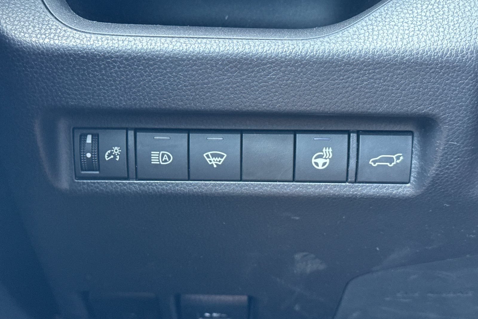 Used 2022 Toyota RAV4 XLE w/ Convenience Package AWD/4WD image 43