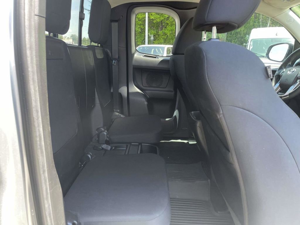 Used 2022 Toyota Tacoma SR5 w/ Technology Package RWD image 17