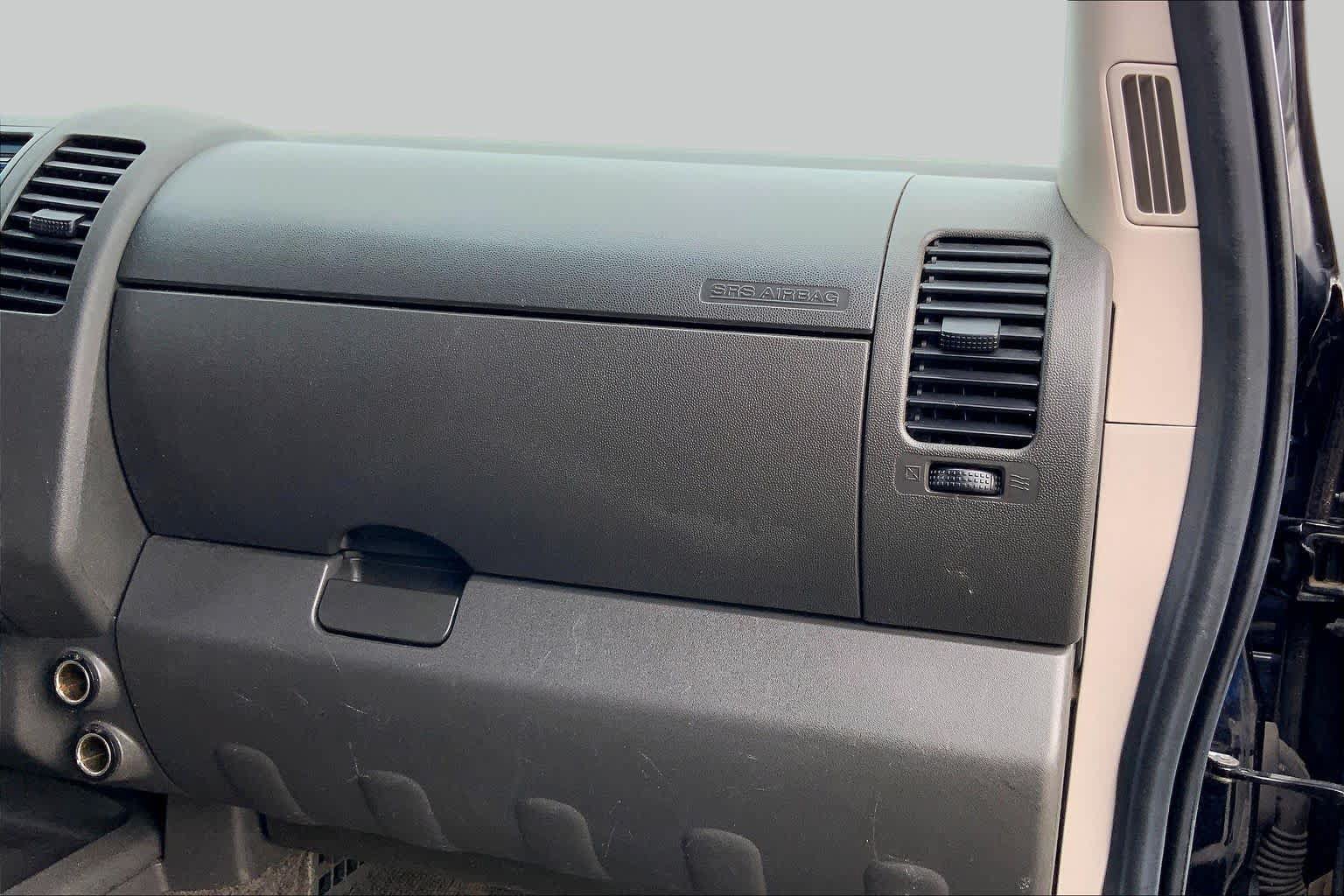 Used 2005 Nissan Frontier SE w/ (P01) Power Pkg AWD/4WD image 17