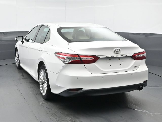 Used 2018 Toyota Camry XLE FWD image 3