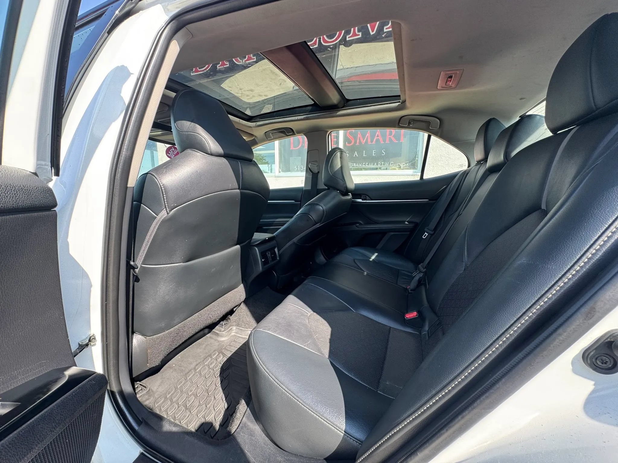 Used 2020 Toyota Camry XSE w/ Navigation Package FWD image 11