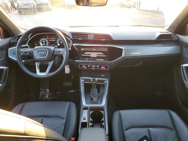 Used 2025 Audi Q3 2.0T Premium image 11