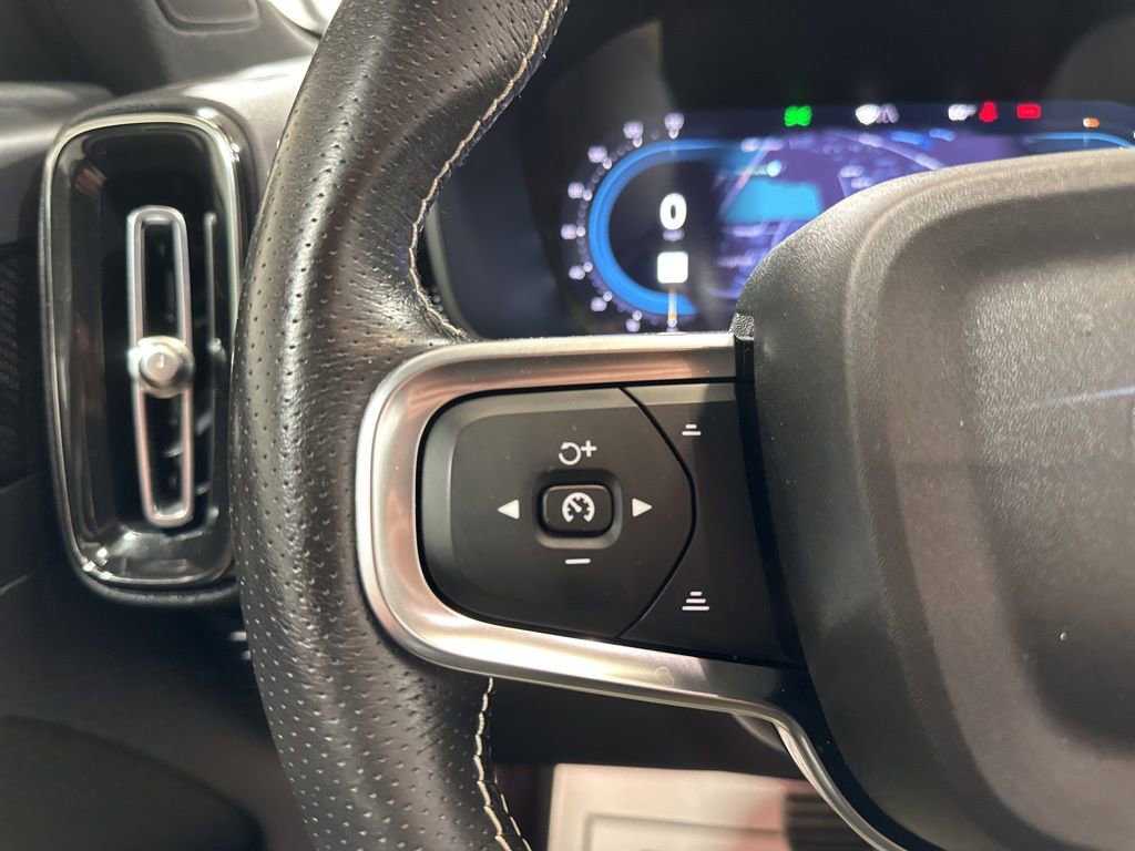 Used 2021 Volvo XC40 P8 Recharge image 29