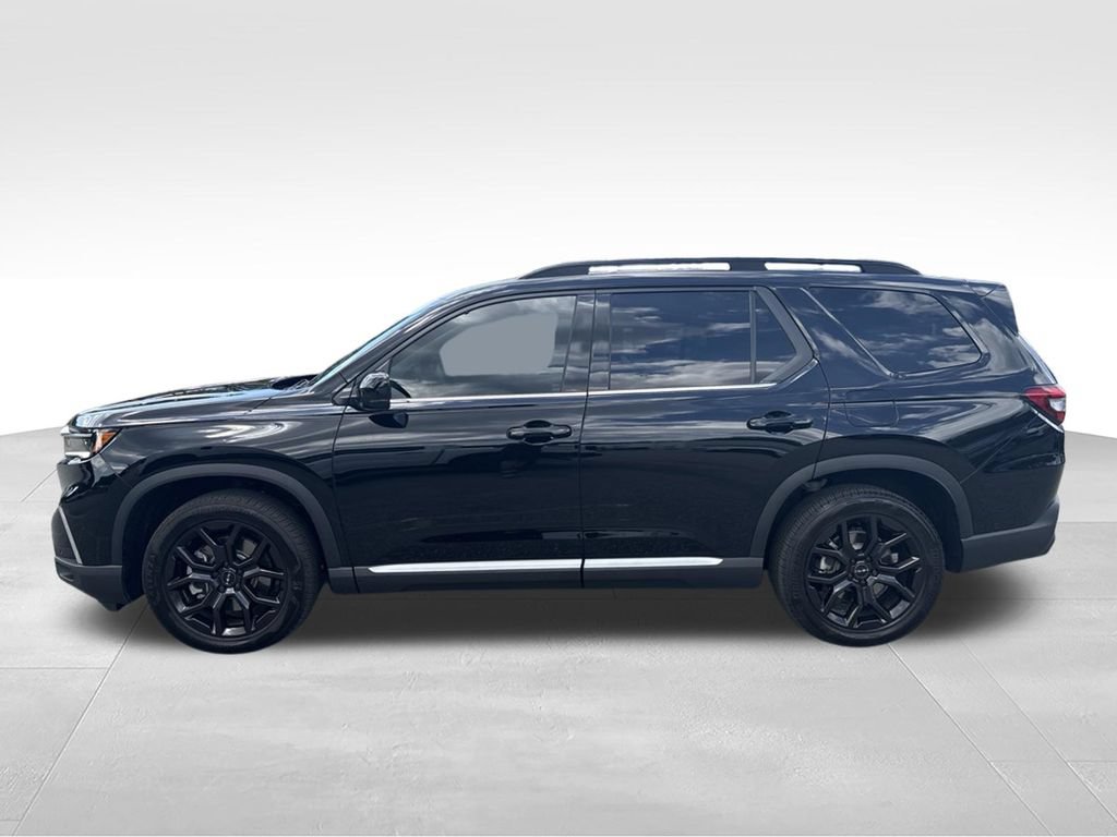 Used 2025 Honda Pilot Touring image 2