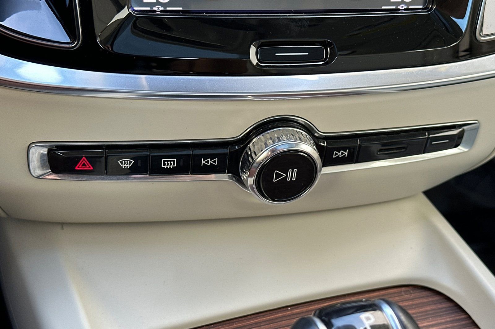 Used 2021 Volvo S60 T5 Momentum image 22