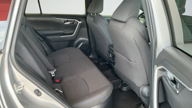 Used 2022 Toyota RAV4 SE w/ SE Grade Weather Package AWD/4WD image 21