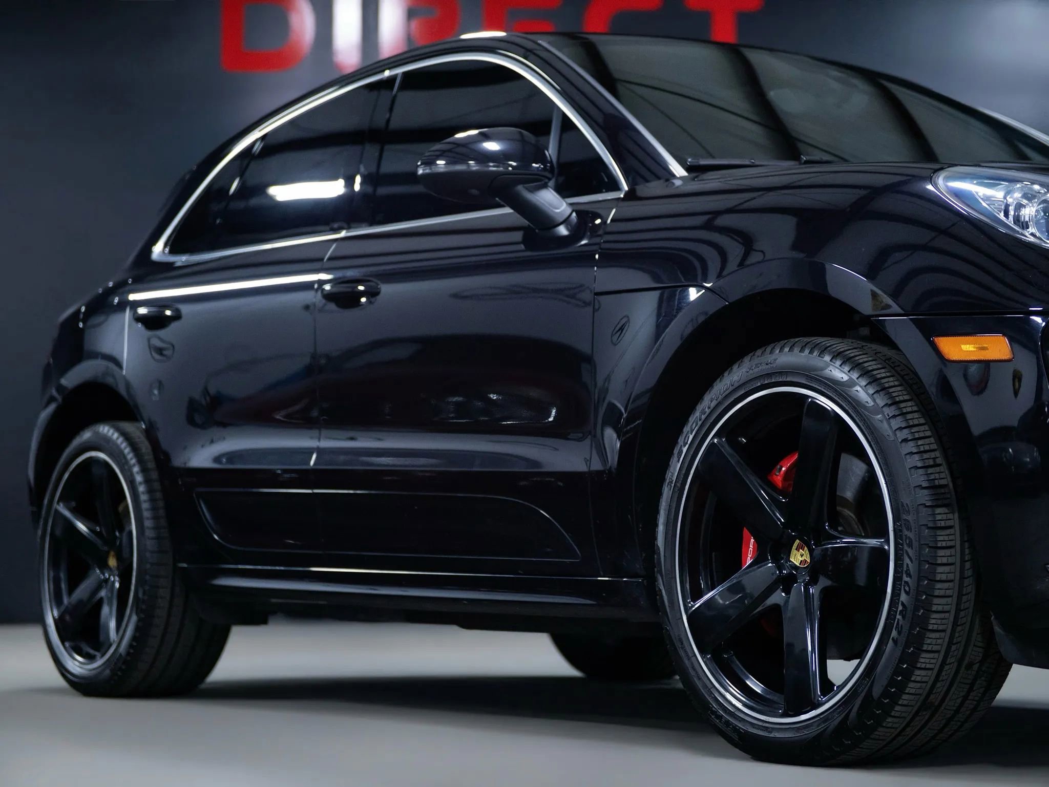 Used 2017 Porsche Macan Turbo image 3