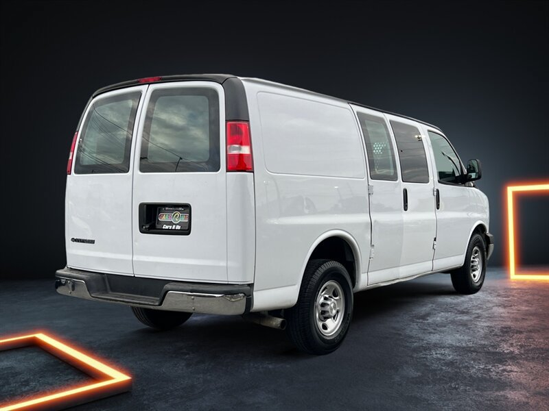 Used 2018 Chevrolet Express 2500 w/ Driver Convenience Package RWD image 6