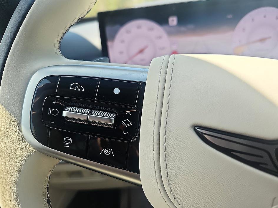 Used 2025 Genesis GV80 3.5T Prestige image 23