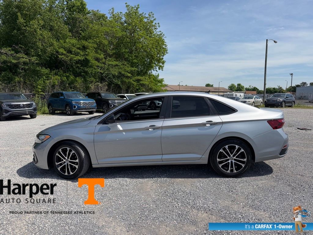 Used 2023 Volkswagen Jetta Sport FWD image 2