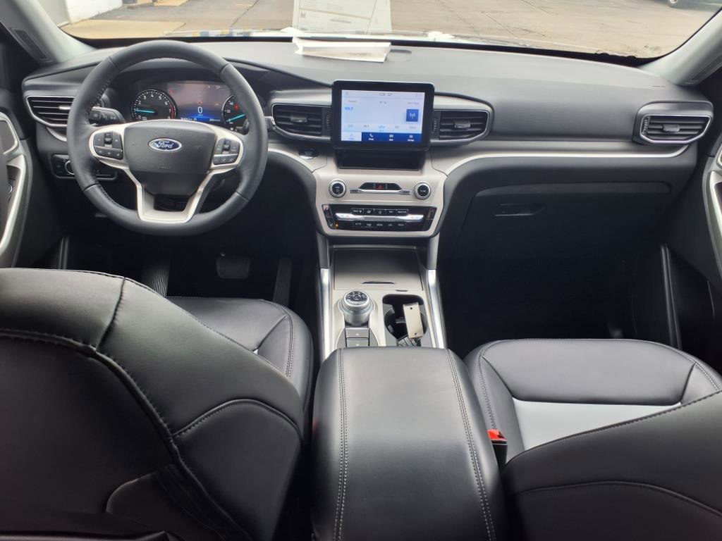 Certified 2023 Ford Explorer XLT w/ Equipment Group 202A image 11