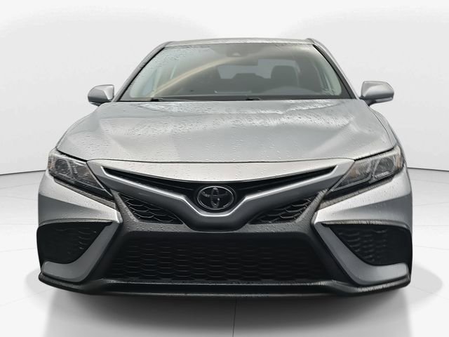 Used 2023 Toyota Camry SE image 3