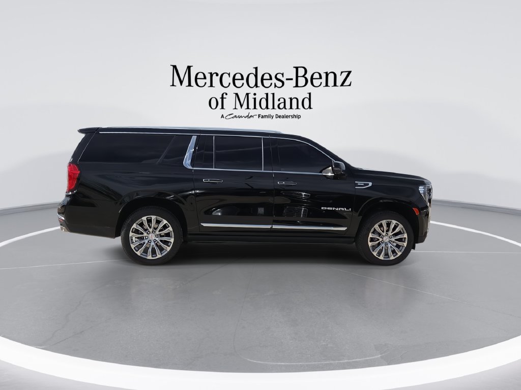 Used 2023 GMC Yukon XL Denali w/ Denali Reserve Package AWD/4WD image 9