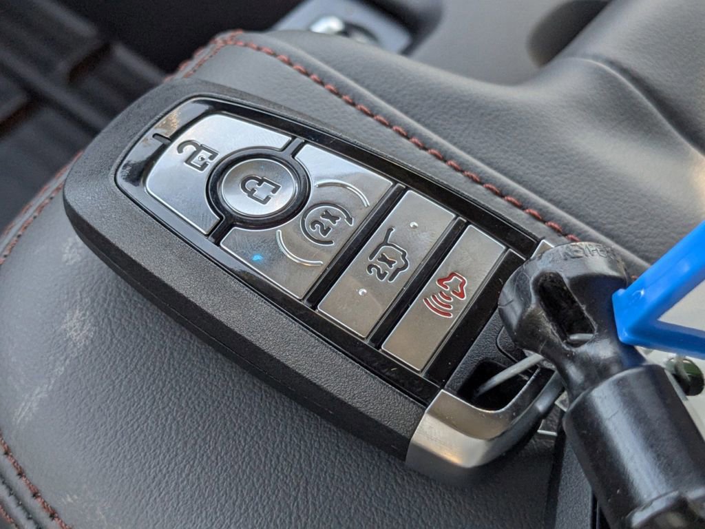 New 2025 Ford Expedition Active image 31