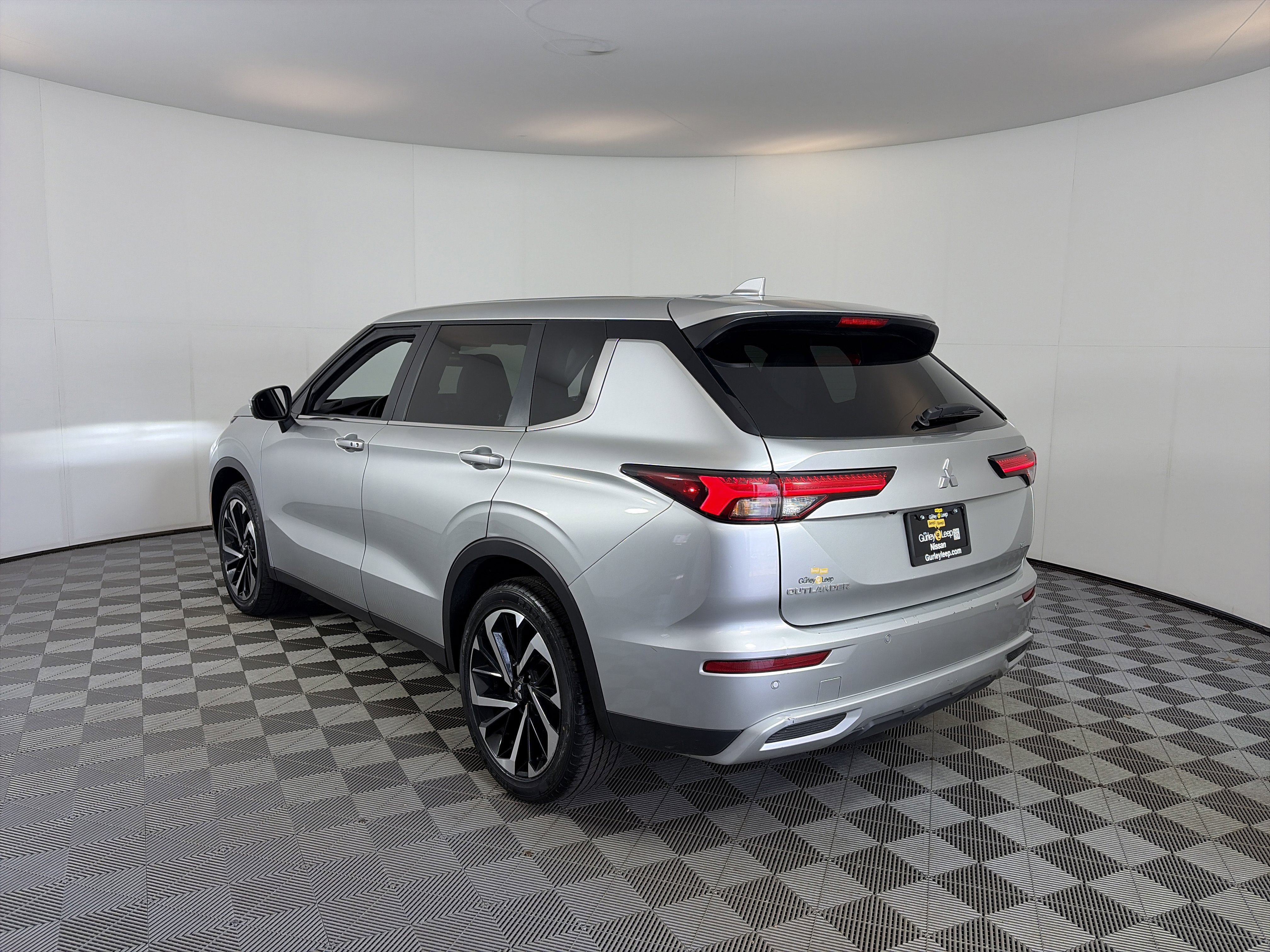 Used 2024 Mitsubishi Outlander SE FWD image 9