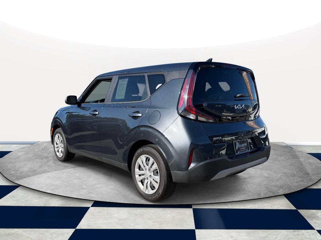 Used 2023 Kia Soul LX FWD image 4