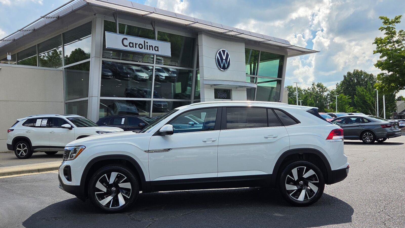 New 2026 Volkswagen Atlas Cross Sport SE AWD/4WD image 2