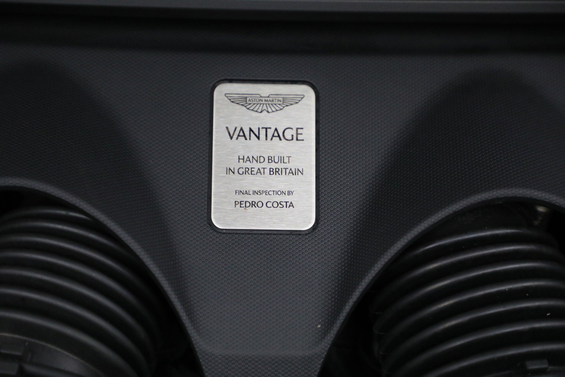 Used 2025 Aston Martin V8 Vantage Coupe image 33