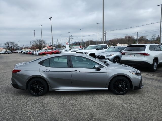 Certified 2025 Toyota Camry SE image 3