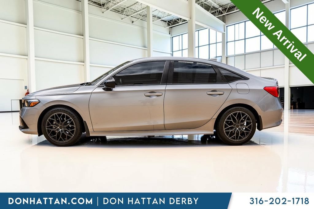 Used 2022 Honda Civic Sport image 2