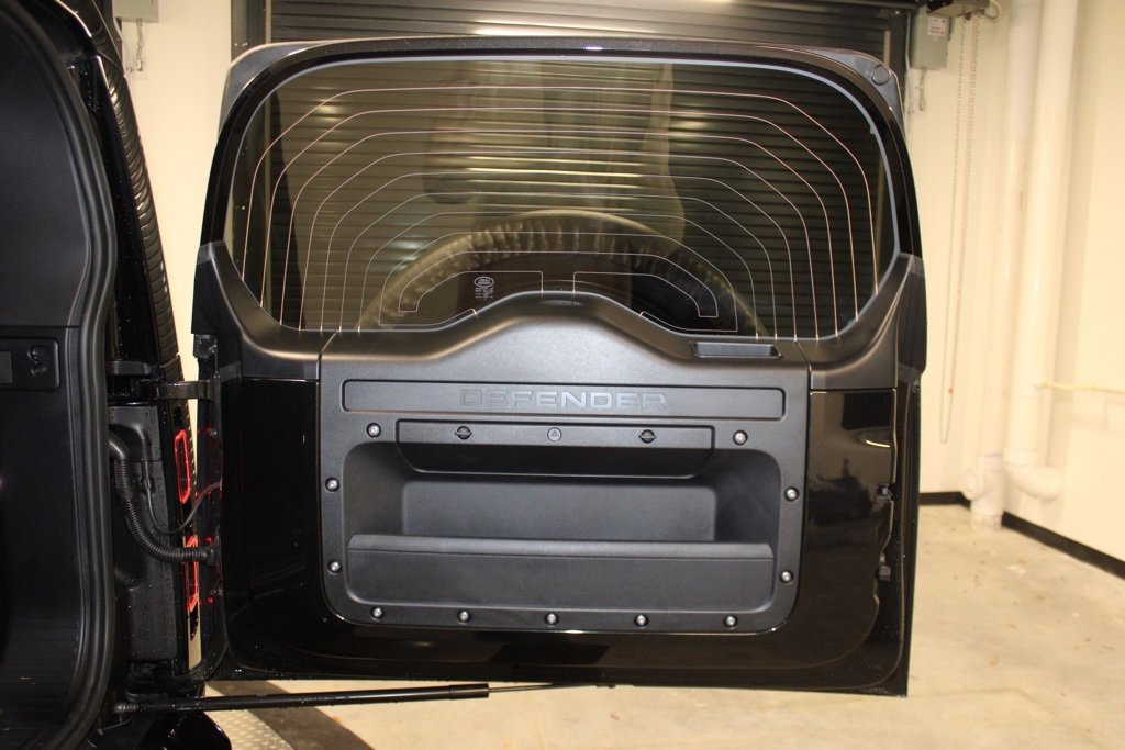 Certified 2024 Land Rover Defender 130 V8 image 40