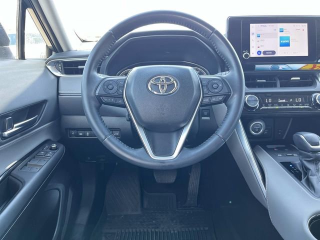 Used 2024 Toyota Venza LE image 14