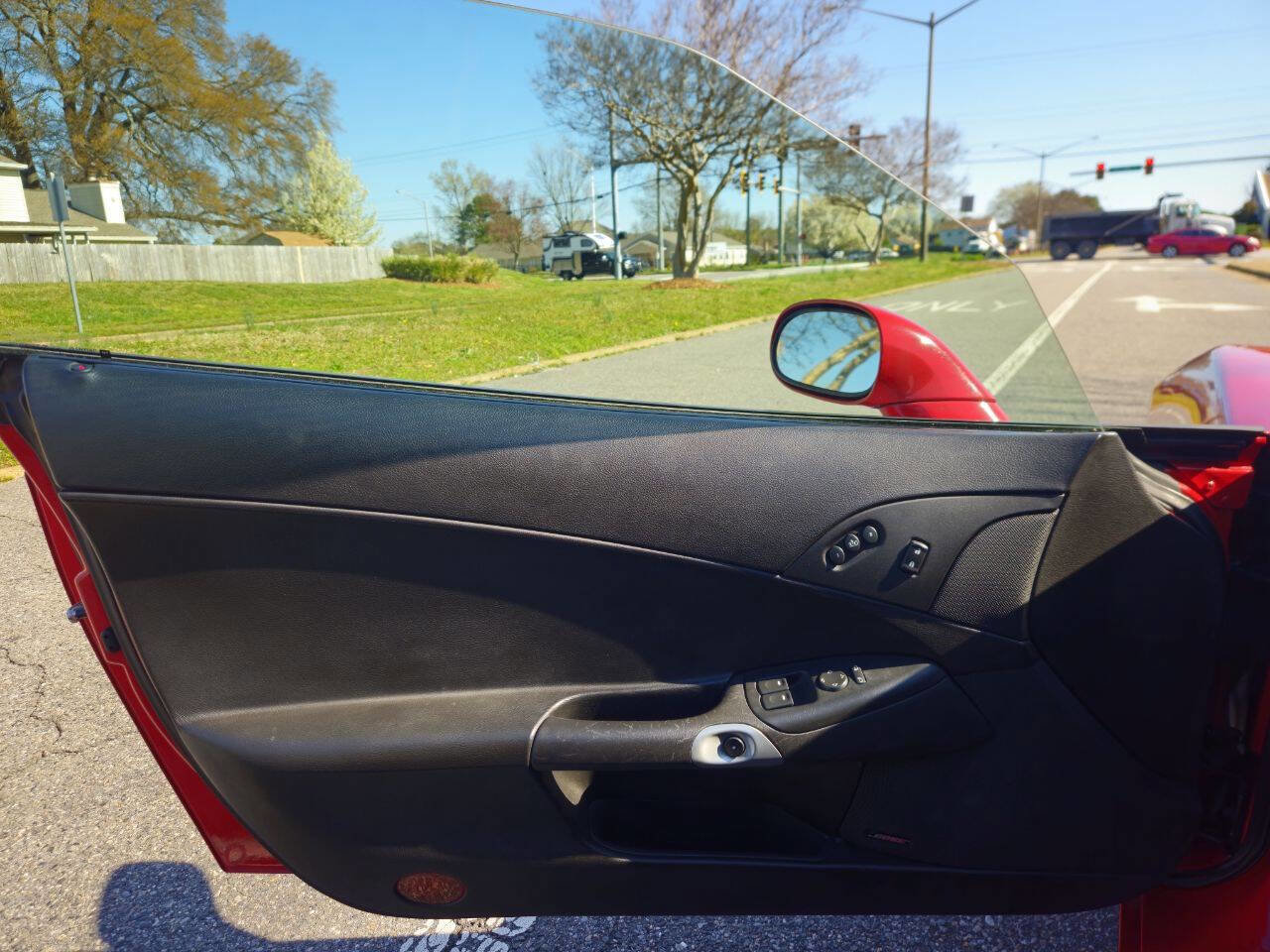 Used 2008 Chevrolet Corvette Base 2dr Convertible w/ Preferred Equipment Group image 18