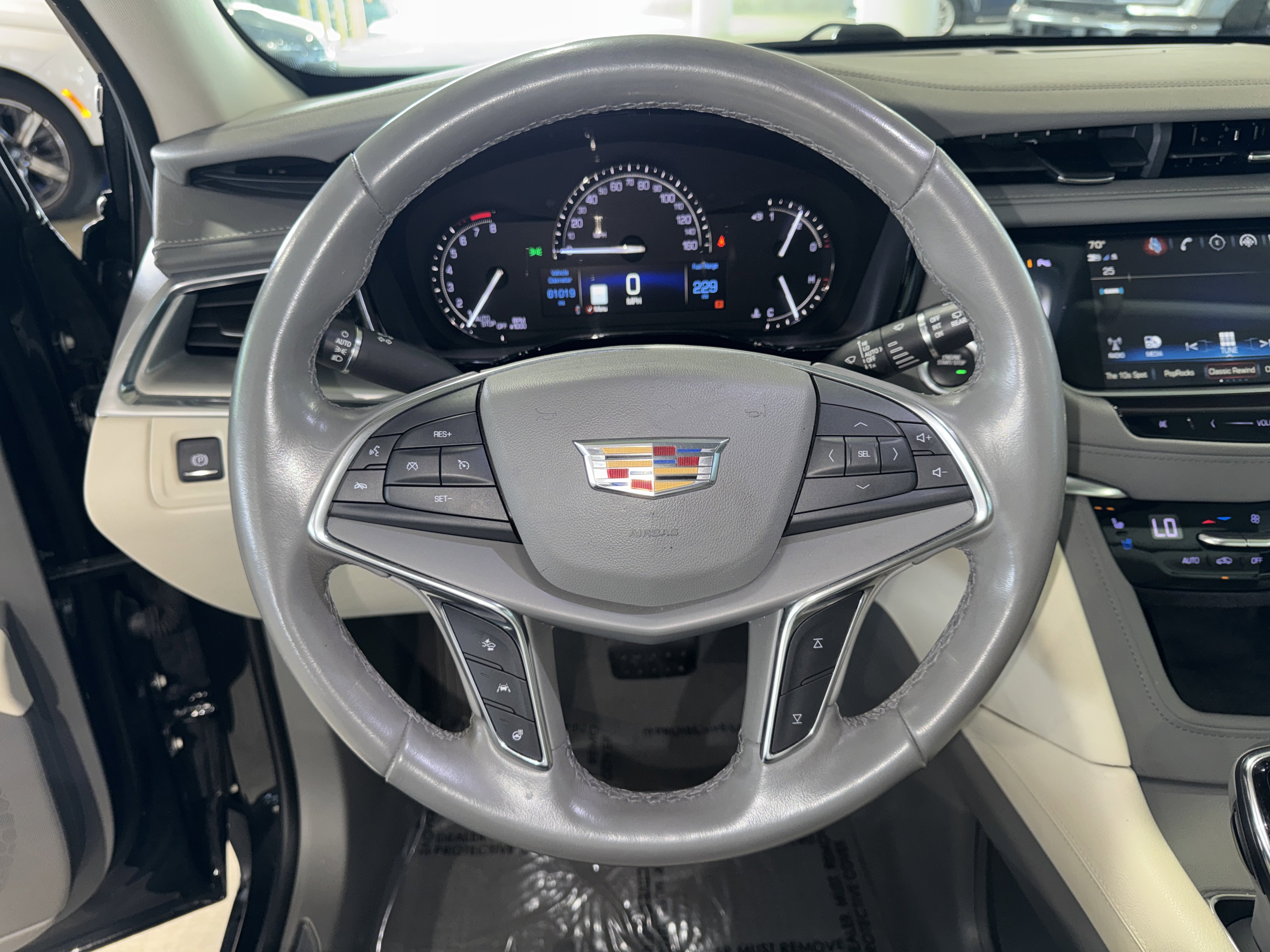 Used 2019 Cadillac XT5 Premium Luxury FWD image 21