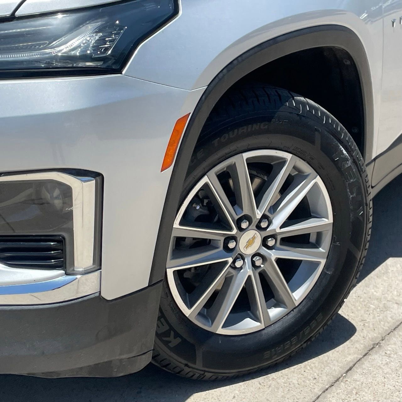 Used 2022 Chevrolet Traverse LT FWD image 8
