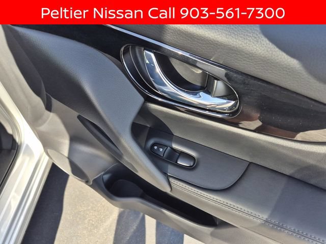 Certified 2022 Nissan Rogue Sport SV w/ Technology Package AWD/4WD image 14