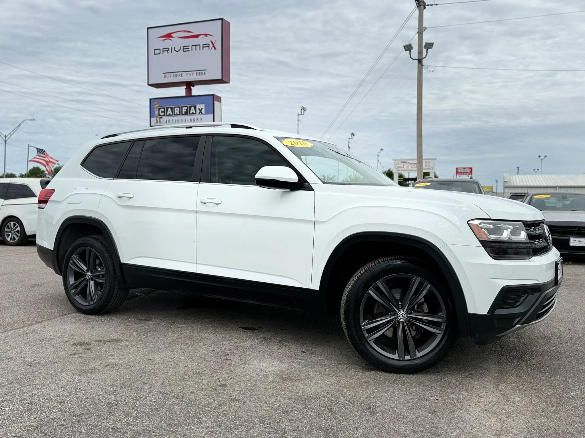 Used 2018 Volkswagen Atlas S FWD image 2