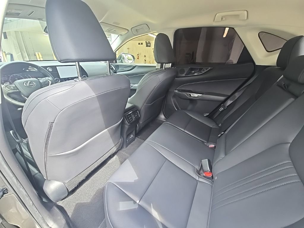 Used 2022 Lexus NX 250 FWD w/ Towing Package (2000 Lbs) image 22
