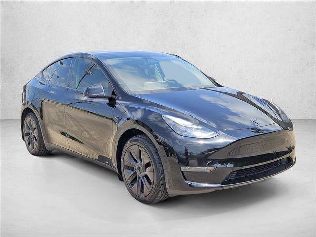 Used 2025 Tesla Model Y Long Range RWD image 3