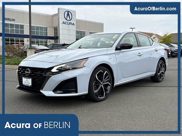Used 2023 Nissan Altima 2.5 SR w/ SR Premium Package AWD/4WD image 1