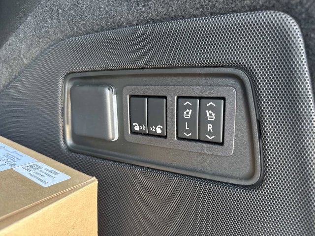 Used 2024 Cadillac Escalade Premium Luxury w/ LPO, Floor Liner Package AWD/4WD image 27