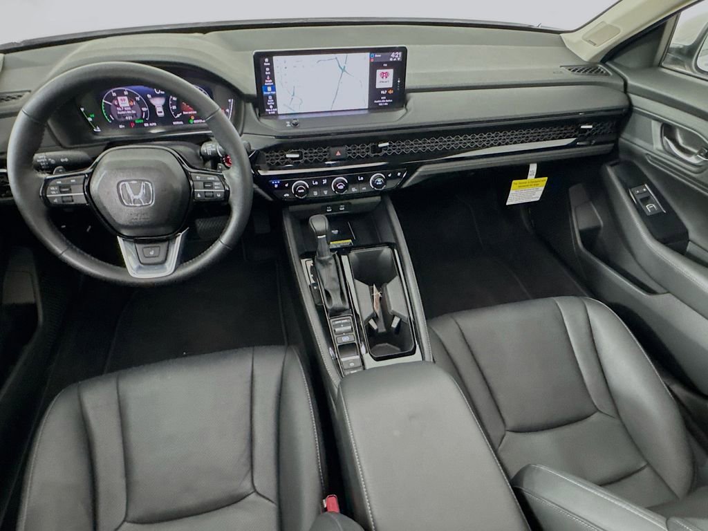 Certified 2025 Honda Accord Touring image 30