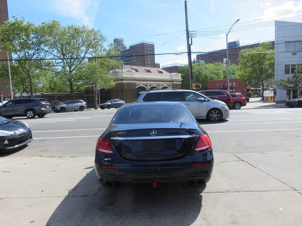 Used 2018 Mercedes-Benz E 300 4MATIC w/ Premium 1 Package image 8