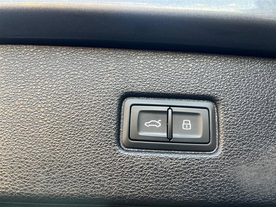 Used 2019 Audi Q7 3.0T Prestige w/ Prestige Package image 11