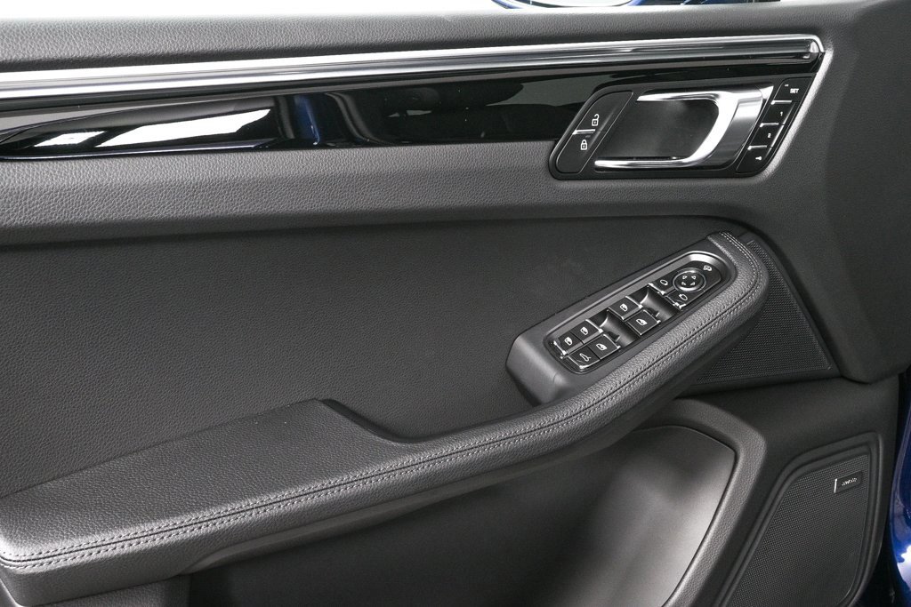 New 2025 Porsche Macan image 6