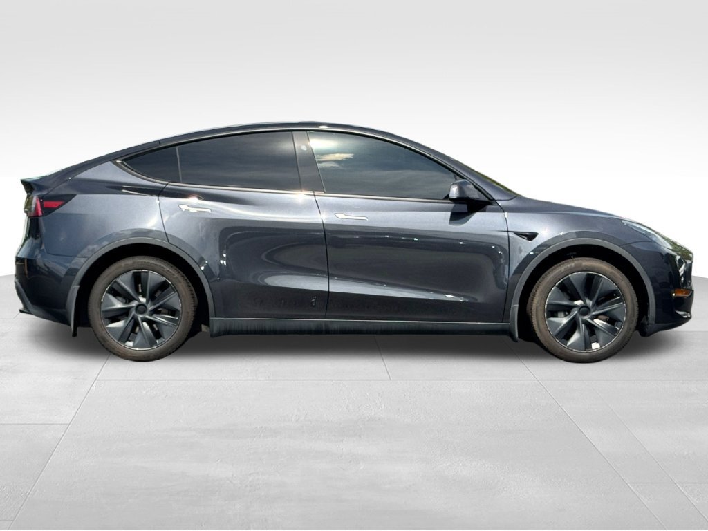 Used 2024 Tesla Model Y Long Range RWD image 8