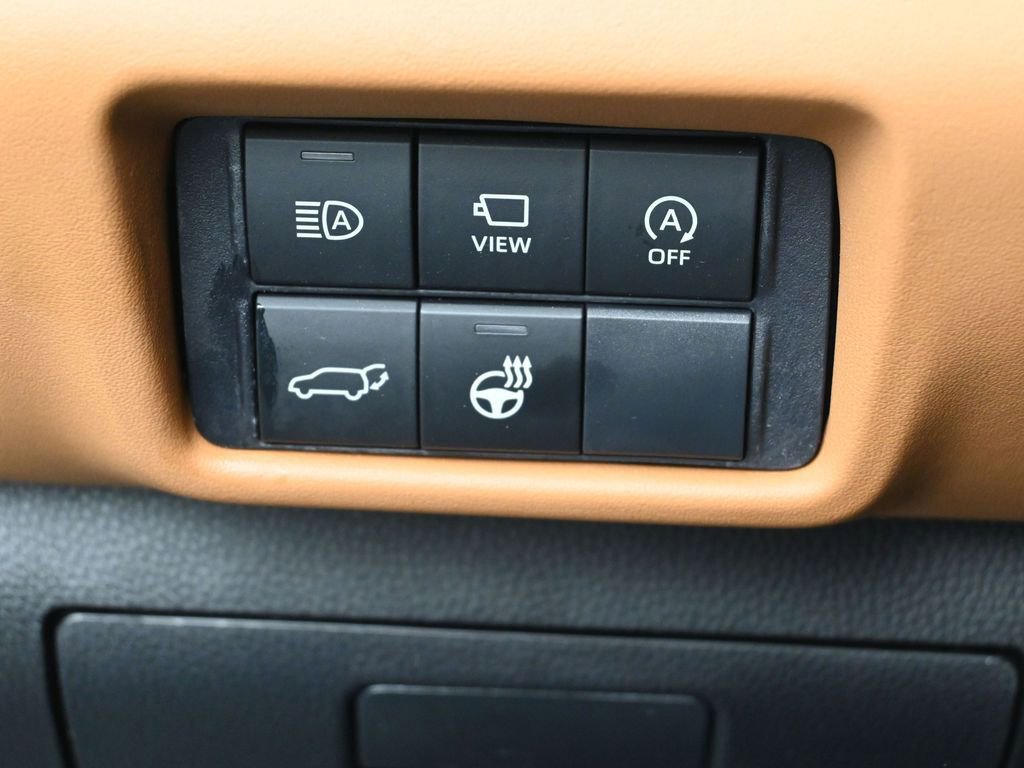 Certified 2025 Toyota Highlander Platinum image 18