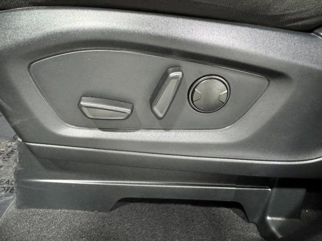 Used 2023 Ford Explorer XLT image 27