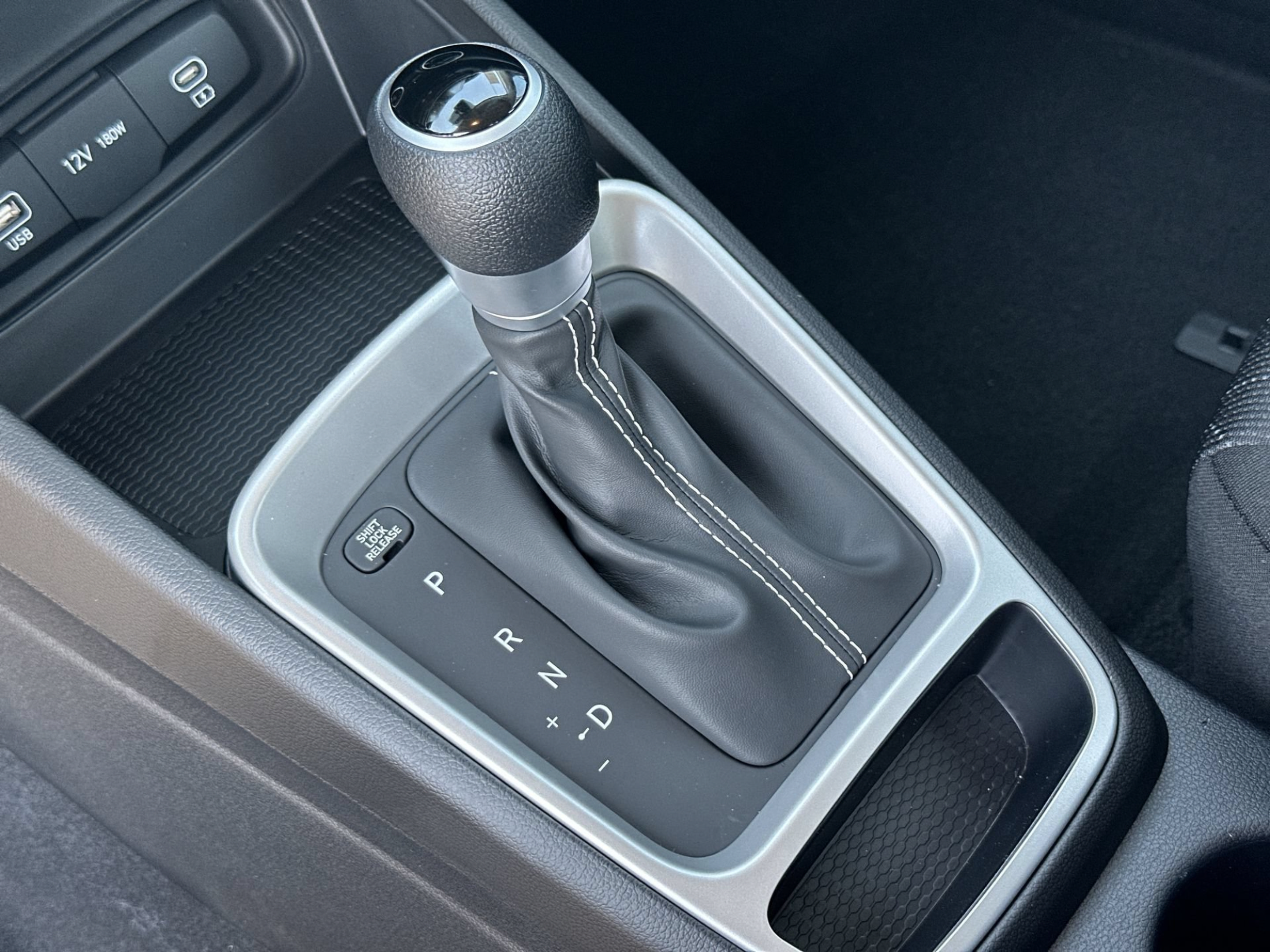 New 2026 Hyundai Venue SE FWD image 21