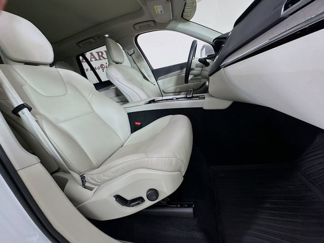 Used 2023 Volvo XC90 B6 Plus w/ Protection Package Premier image 34